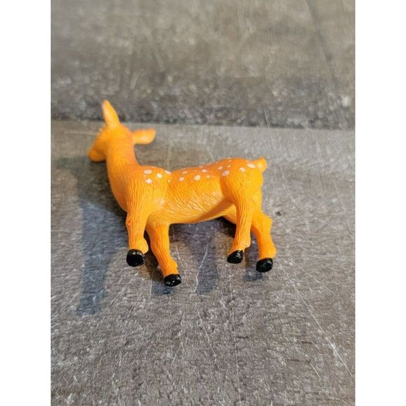 Spotted deer doe forest animal mini figure toy - Picture 5 of 5